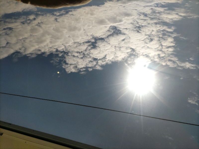 暑い夏の雲　横浜衣や